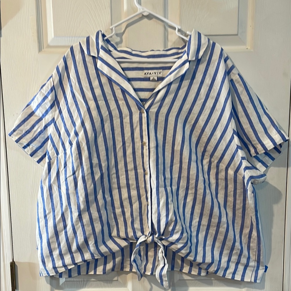 Ava & Viv Size 3X Blue and White Striped Button-Up Shirt